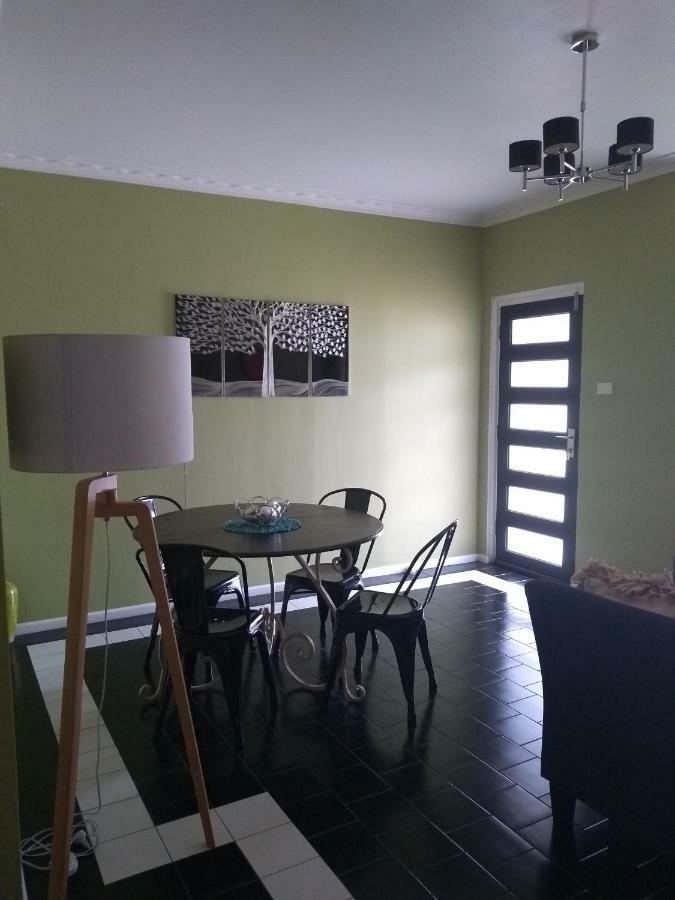 Kindred Studio Apartments Leeton Extérieur photo